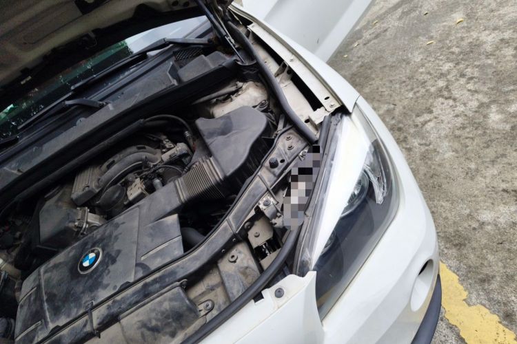 Used BMW X1 2013 sDrive18i Fashion Model Engine Bay Left