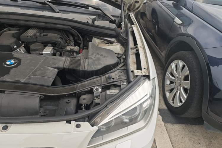 Used BMW X1 2013 sDrive18i Sport Design Package Engine Bay Left