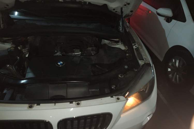 Used BMW X1 2013 sDrive18i Fashion Model Engine Bay Left