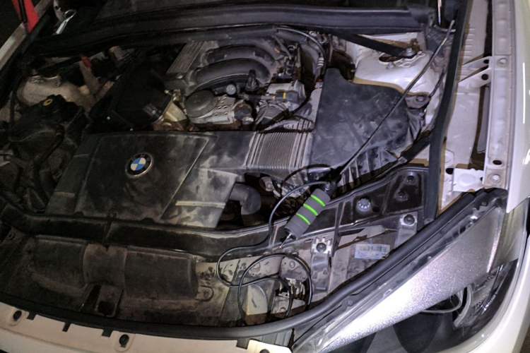 Used BMW X1 2013 sDrive18i Fashion Model Engine Bay Left