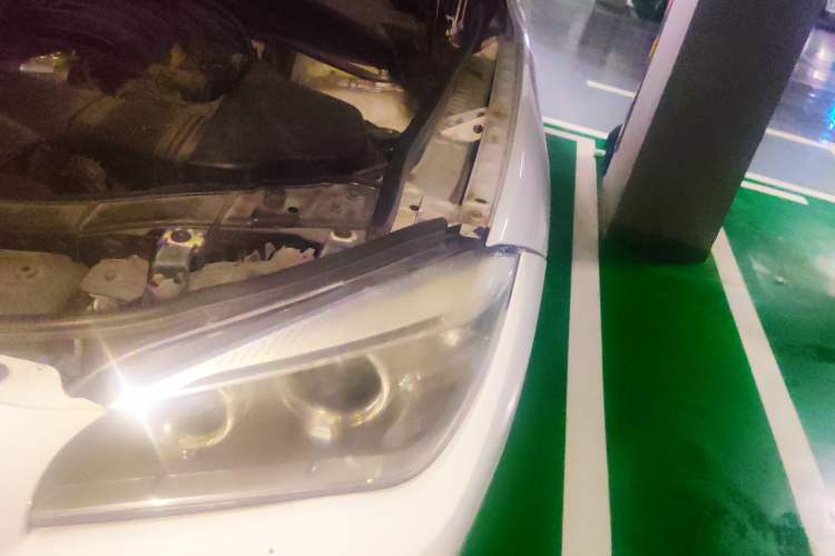 Used BMW X1 2013 sDrive18i Fashion Model Engine Bay Left