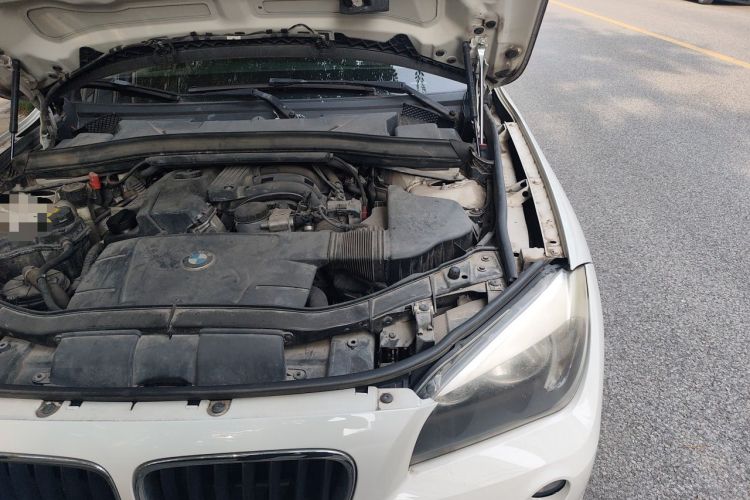 Used BMW X1 2013 sDrive18i Fashion Model Engine Bay Left