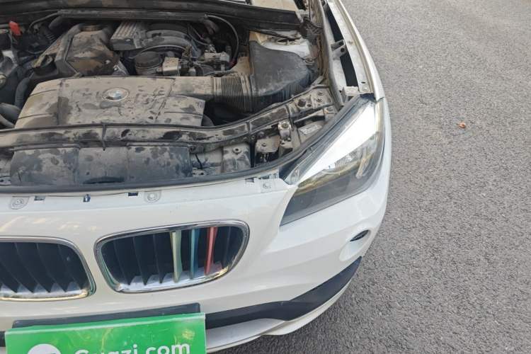 Used BMW X1 2013 sDrive18i Fashion Model Engine Bay Left