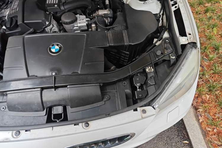 Used BMW X1 2013 sDrive18i Leading Model Engine Bay Left