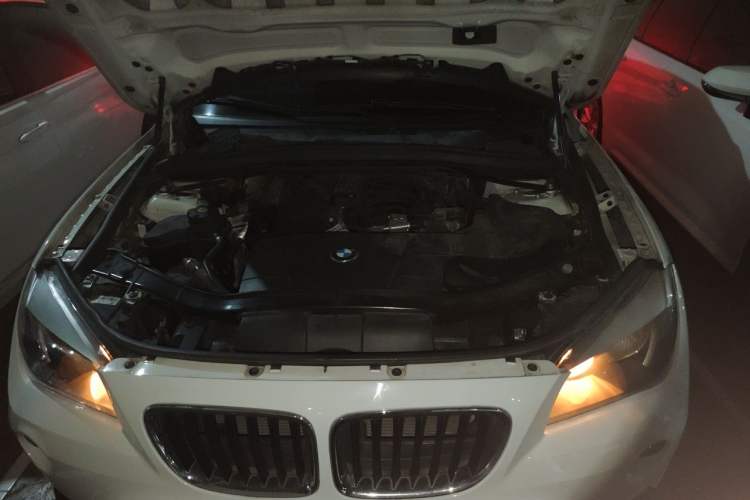 Used BMW X1 2013 sDrive18i Fashion Model Engine Bay