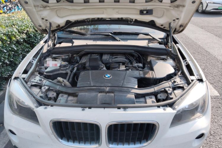 Used BMW X1 2013 sDrive18i Fashion Model Engine Bay