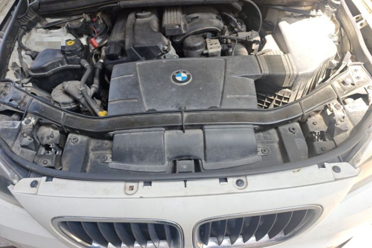 Used BMW X1 2013 sDrive18i Fashion Model Engine Bay