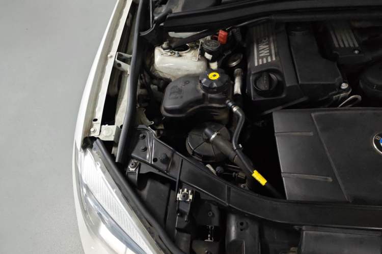 Used BMW X1 2013 sDrive18i Sport Design Package Engine Bay Right