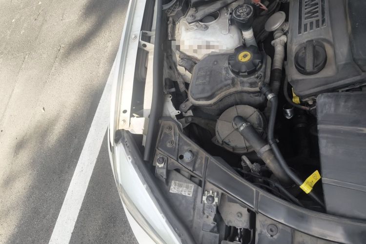 Used BMW X1 2013 sDrive18i Fashion Model Engine Bay Right