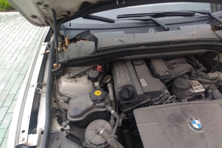Used BMW X1 2013 sDrive18i Leading Model Engine Bay Right