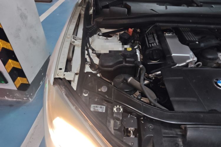 Used BMW X1 2013 sDrive18i Leading Model Engine Bay Right