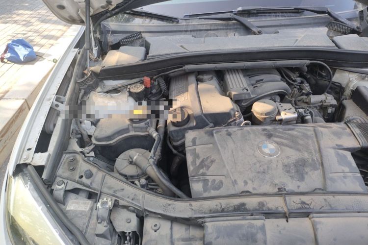 Used BMW X1 2013 sDrive18i Fashion Model Engine Bay Right