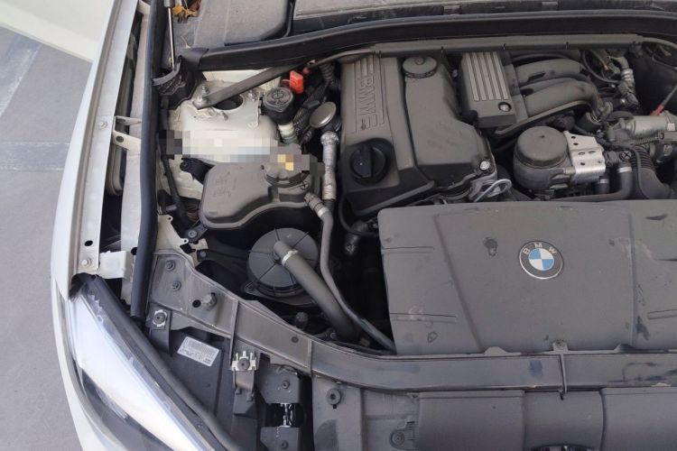 Used BMW X1 2013 sDrive18i Fashion Model Engine Bay Right