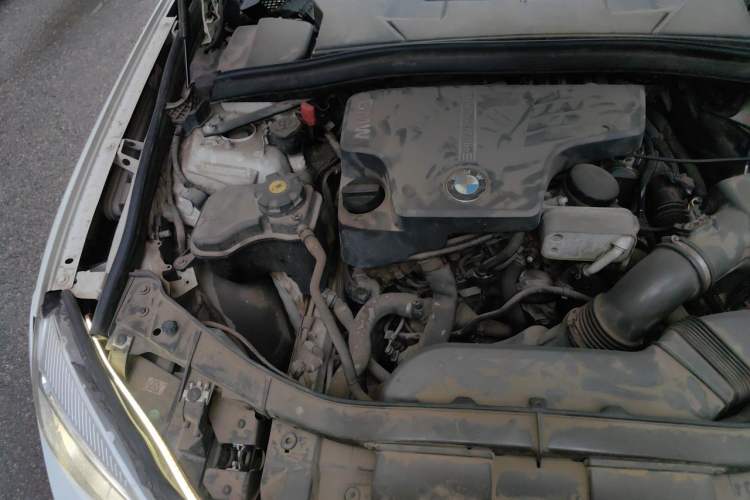 Used BMW X1 2013 sDrive20i Sports Design Package Engine Bay Right