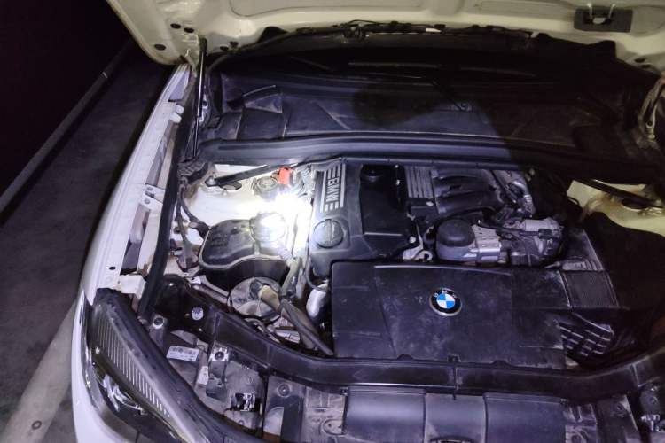 Used BMW X1 2013 sDrive18i Sport Design Package Engine Bay Right
