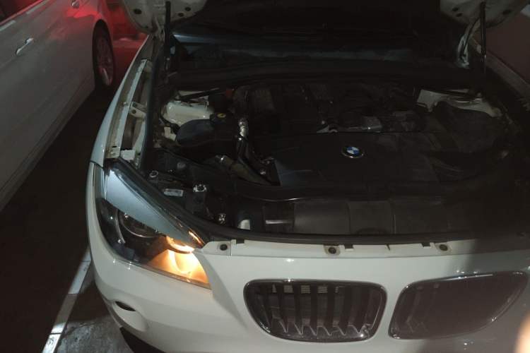 Used BMW X1 2013 sDrive18i Fashion Model Engine Bay Right