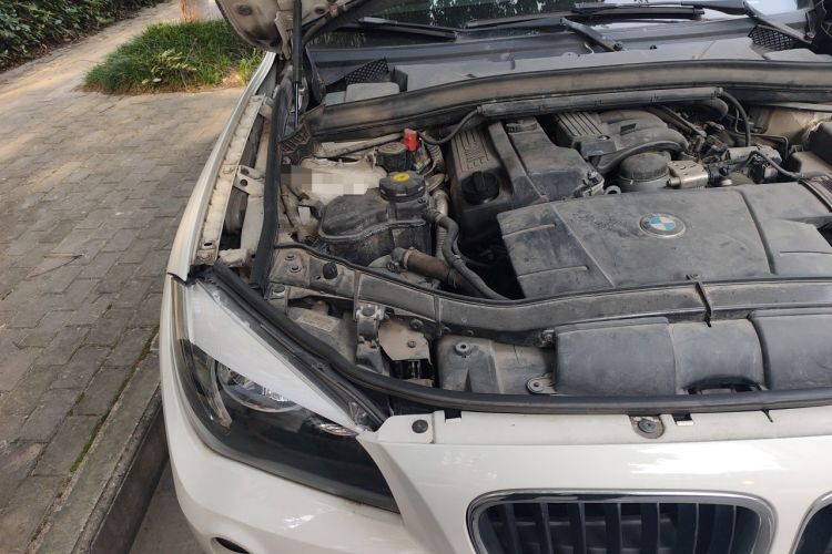 Used BMW X1 2013 sDrive18i Fashion Model Engine Bay Right