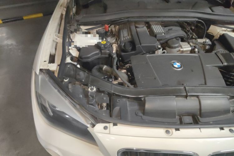 Used BMW X1 2013 sDrive18i Fashion Model Engine Bay Right