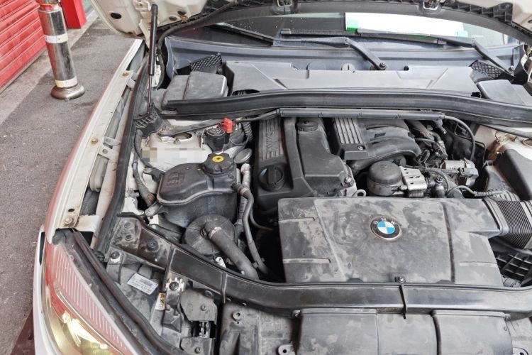 Used BMW X1 2013 sDrive18i Leading Model Engine Bay Right