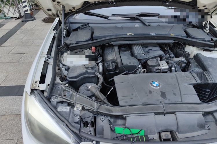 Used BMW X1 2013 sDrive18i Fashion Model Engine Bay Right