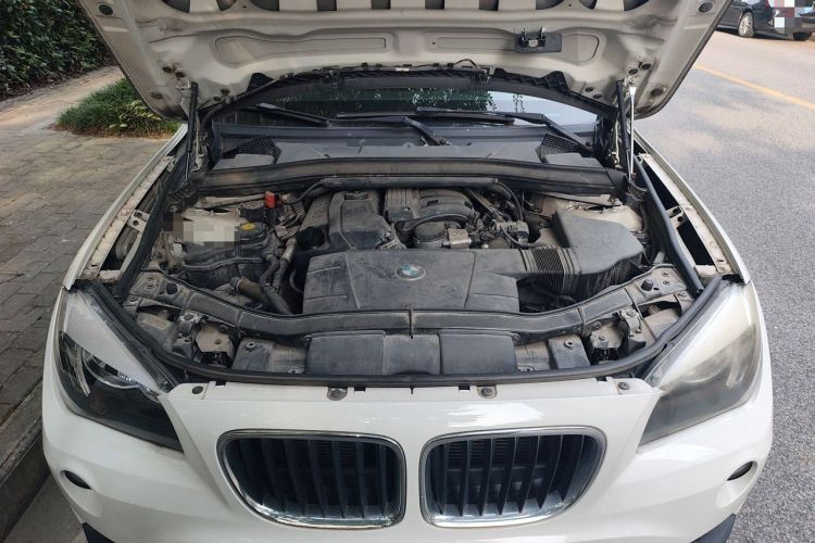 Used BMW X1 2013 sDrive18i Fashion Model Engine Bay