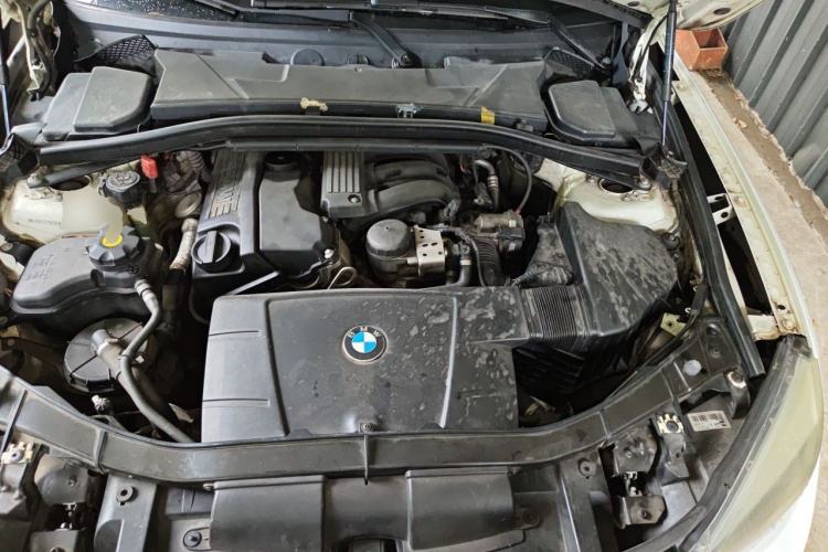 Used BMW X1 2013 sDrive18i Fashion Model Engine Bay