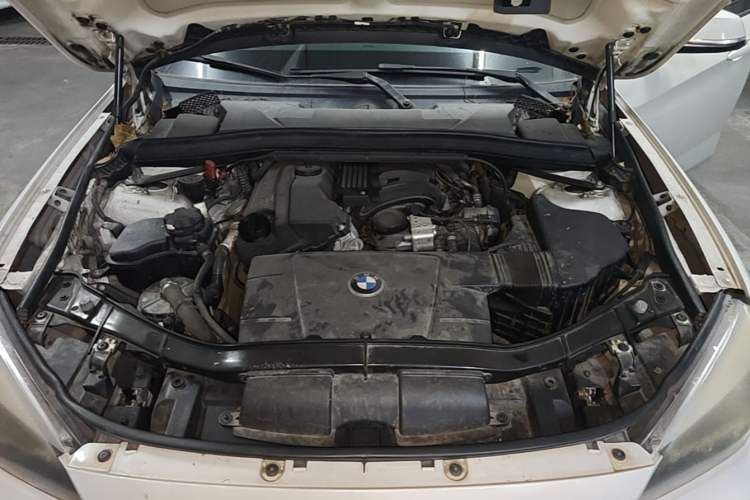 Used BMW X1 2013 sDrive18i Fashion Model Engine Bay