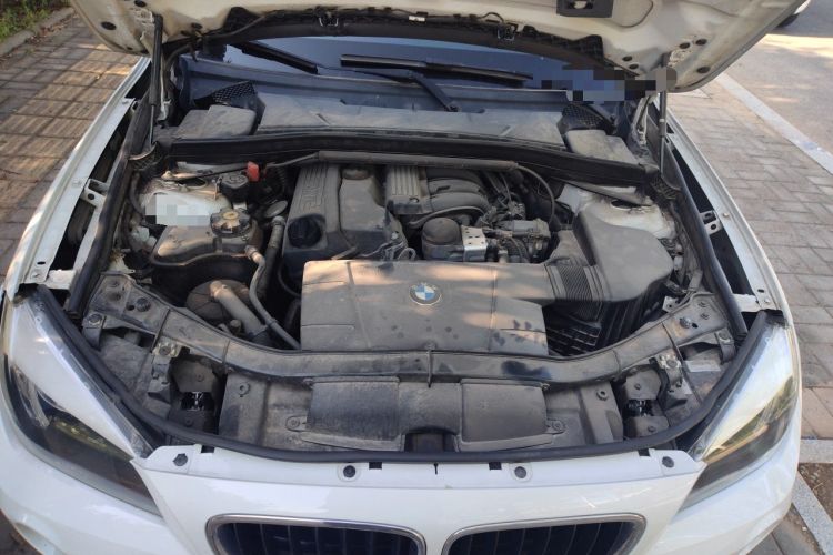 Used BMW X1 2013 sDrive18i Fashion Model Engine Bay