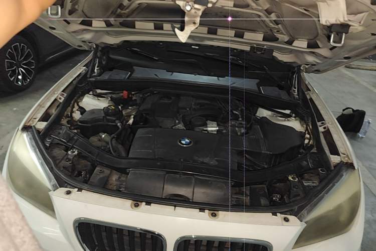 Used BMW X1 2013 sDrive18i Fashion Model Engine Bay