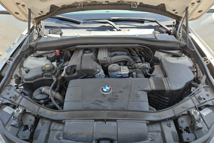 Used BMW X1 2013 sDrive18i Leading Model Engine Bay