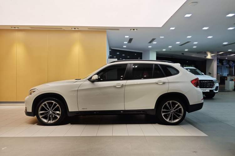 Used BMW X1 2013 sDrive18i Sport Design Package Exterior 2