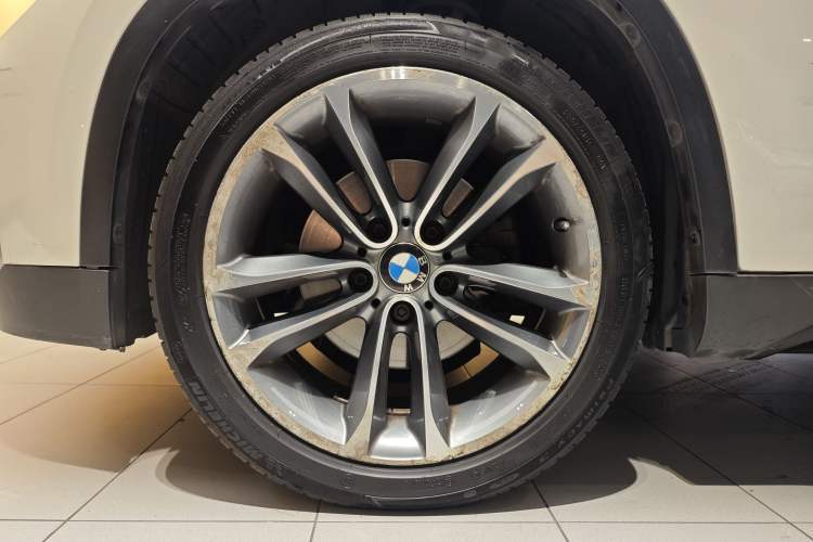 Used BMW X1 2013 sDrive18i Sport Design Package Exterior 3