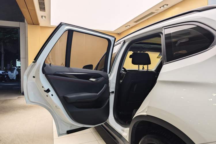 Used BMW X1 2013 sDrive18i Sport Design Package Exterior 7