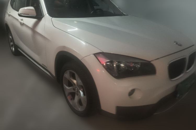 Used BMW X1 2013 sDrive18i Fashion Model Front Right 45 Deg
