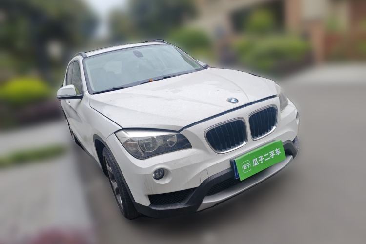 Used BMW X1 2013 sDrive18i manual model Front Right 45 Deg