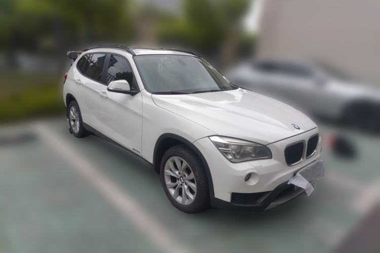 Used BMW X1 2013 sDrive18i Leading Model Front Right 45 Deg