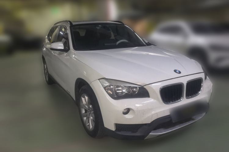 Used BMW X1 2013 sDrive18i Fashion Model Front Right 45 Deg