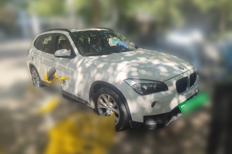 Used BMW X1 2013 sDrive18i Fashion Model Front Right 45 Deg