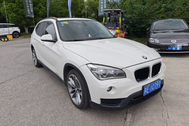 Used BMW X1 2013 sDrive20i Sports Design Package Front Right 45 Deg