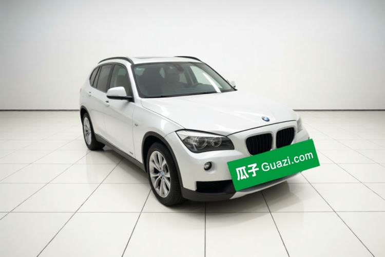 Used BMW X1 2013 sDrive18i Fashion Model Front Right 45 Deg
