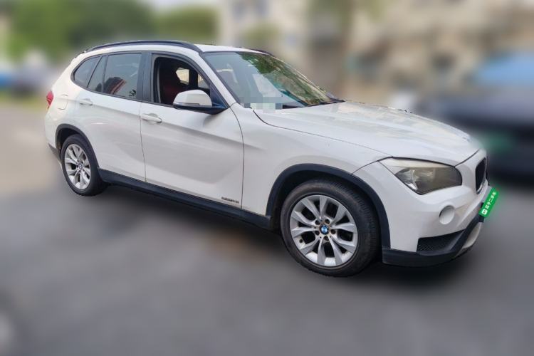 Used BMW X1 2013 sDrive18i Fashion Model Front Right 45 Deg