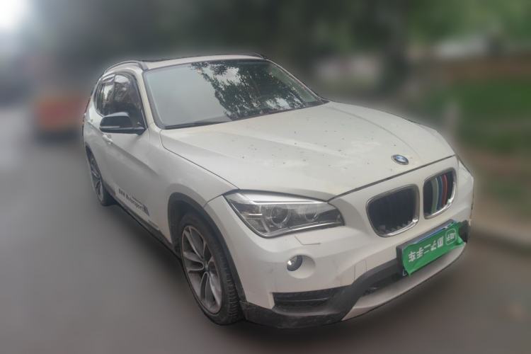 Used BMW X1 2013 sDrive20i Sports Design Package Front Right 45 Deg