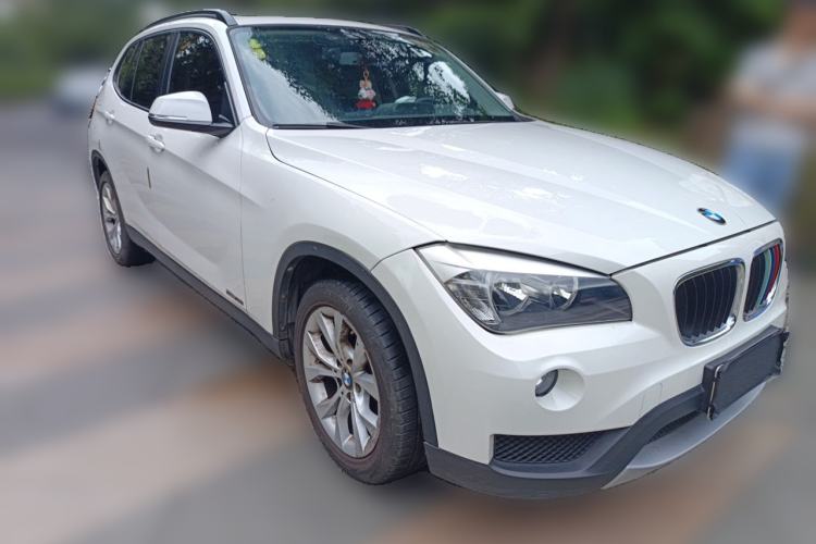 Used BMW X1 2013 sDrive18i Fashion Model Front Right 45 Deg