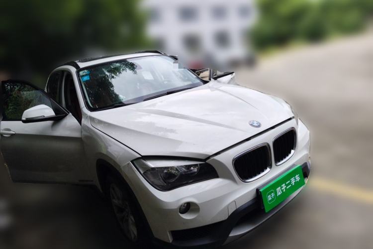 Used BMW X1 2013 sDrive18i Fashion Model Front Right 45 Deg