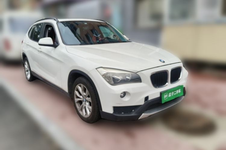 Used BMW X1 2013 sDrive18i Fashion Model Front Right 45 Deg