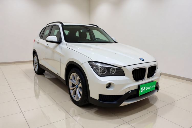 Used BMW X1 2013 sDrive18i Fashion Model Front Right 45 Deg
