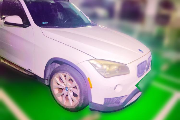 Used BMW X1 2013 sDrive18i Fashion Model Front Right 45 Deg