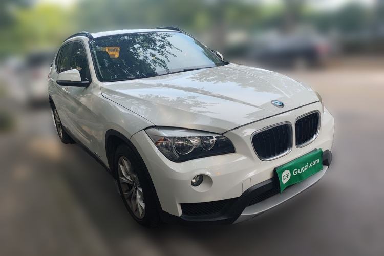 Used BMW X1 2013 sDrive18i Fashion Model Front Right 45 Deg