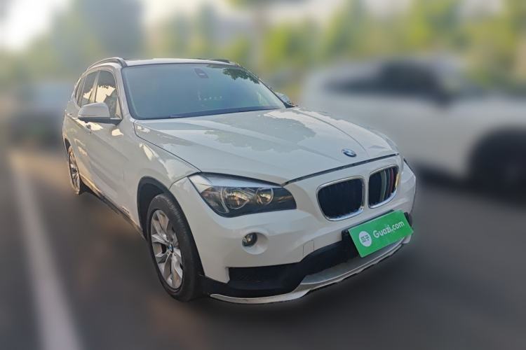 Used BMW X1 2013 sDrive18i Fashion Model Front Right 45 Deg