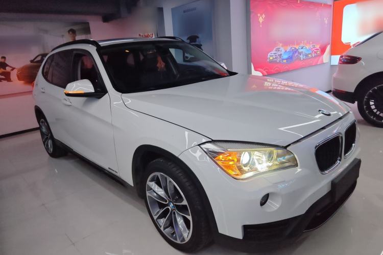 Used BMW X1 2013 sDrive18i Sport Design Package Front Right 45 Deg